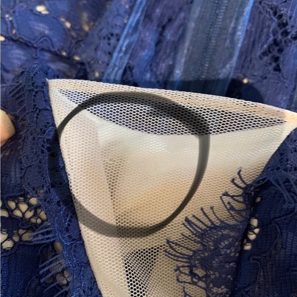 NWT Aidan by Aidan Mattox Lace V-Neck Mermaid Evening Dress Gown in Navy/nude - Picture 8 of 10